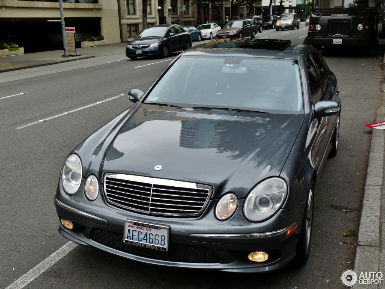 Mercedes-Benz E 55 AMG