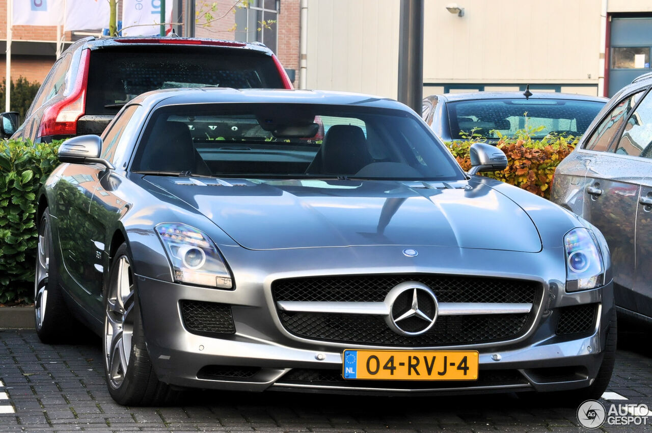 Mercedes-Benz SLS AMG