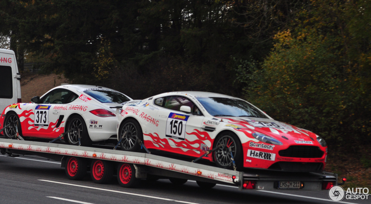 Aston Martin V8 Vantage GT4