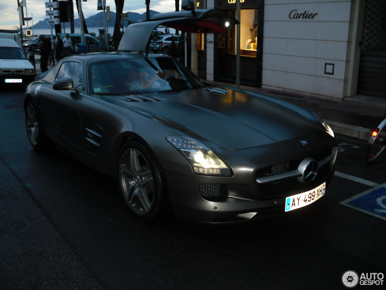 Mercedes-Benz SLS AMG