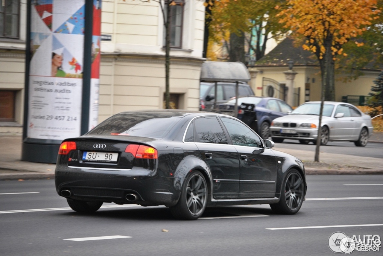 Audi RS4 Sedan