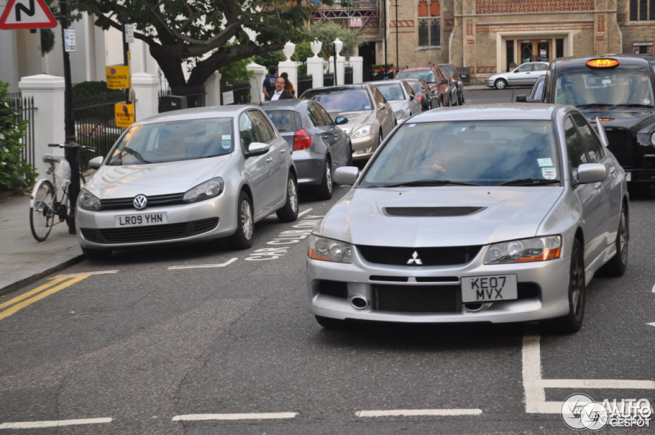 Mitsubishi Lancer Evolution IX MR FQ-340