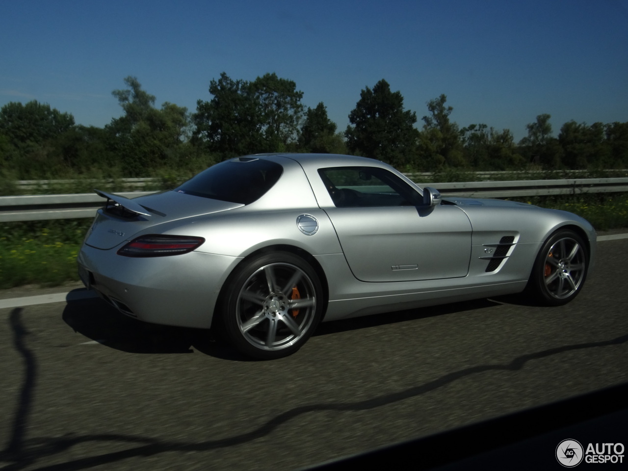 Mercedes-Benz SLS AMG