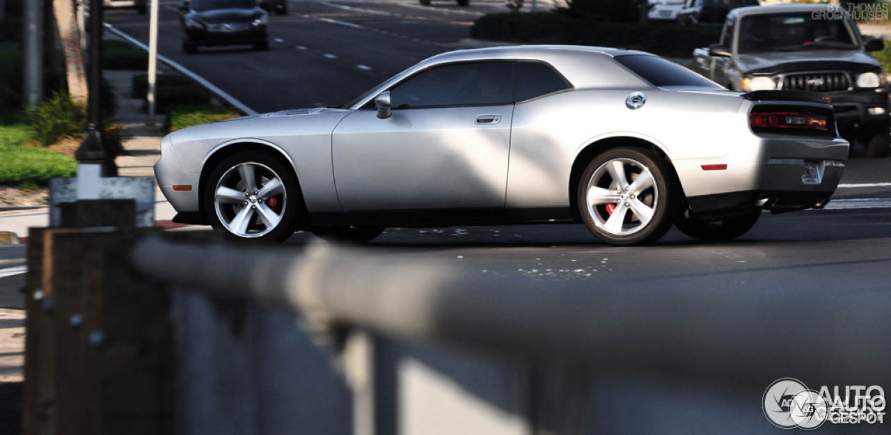 Dodge Challenger SRT-8