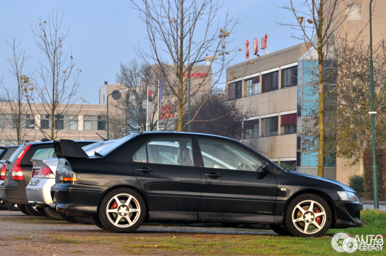 Mitsubishi Lancer Evolution VIII FQ-300