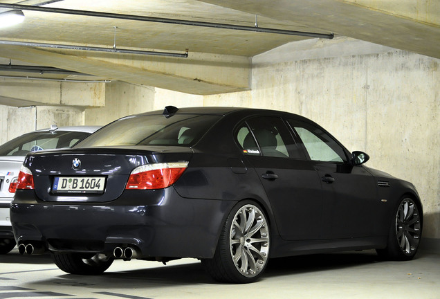 BMW M5 E60 2005