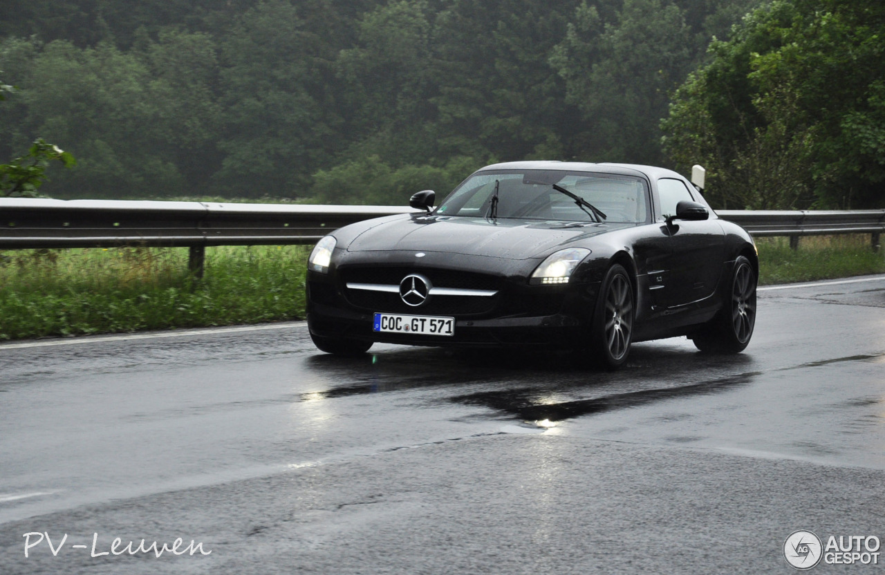 Mercedes-Benz SLS AMG