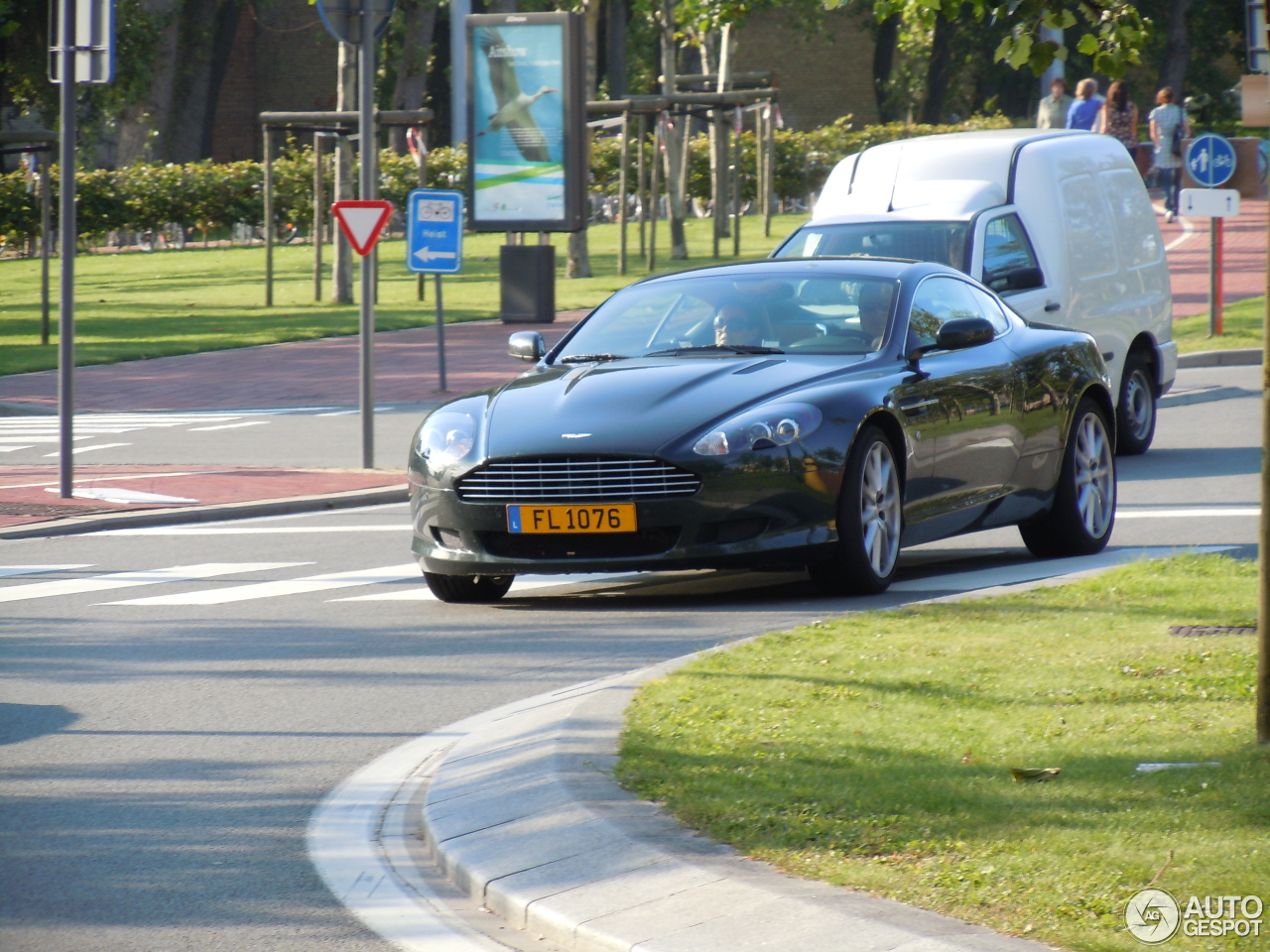 Aston Martin DB9