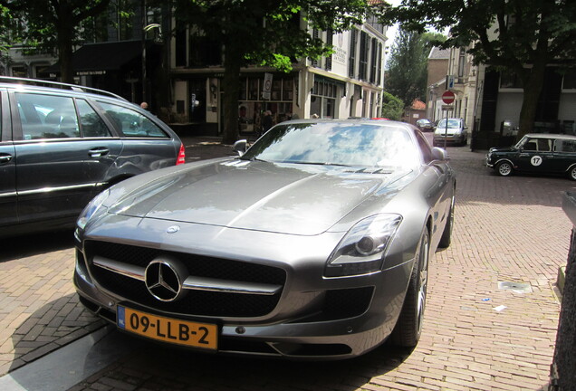 Mercedes-Benz SLS AMG