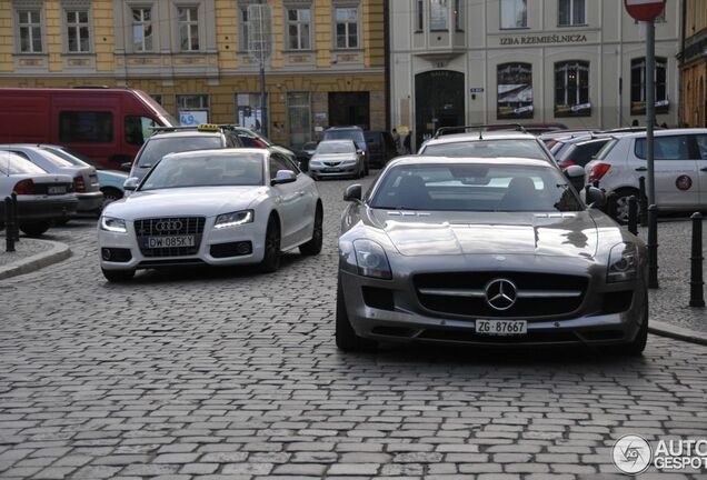 Mercedes-Benz SLS AMG