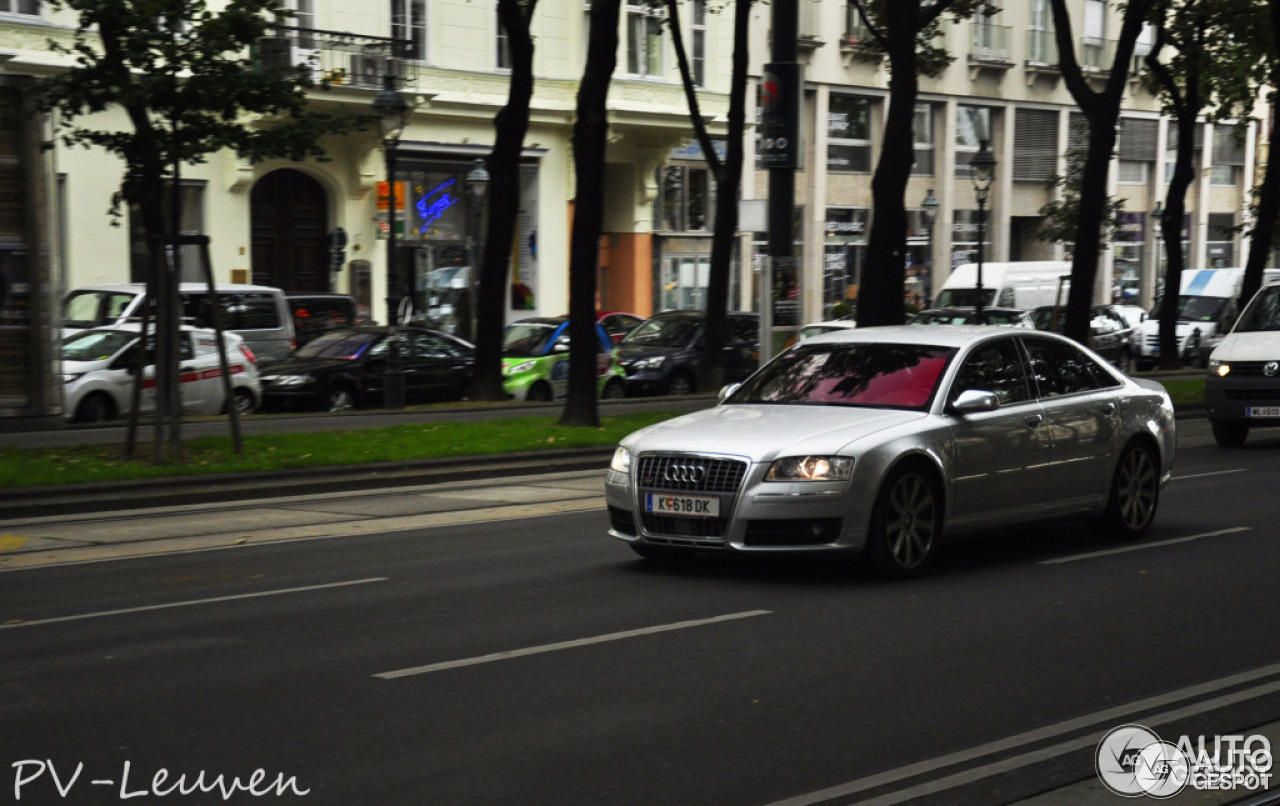 Audi S8 D3