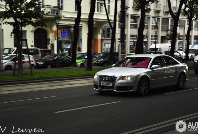 Audi S8 D3