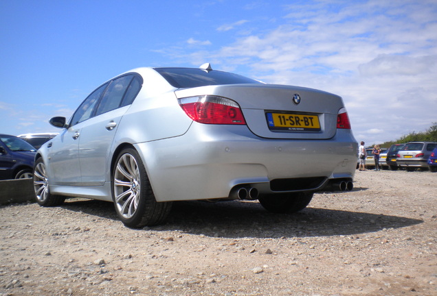 BMW M5 E60 2005