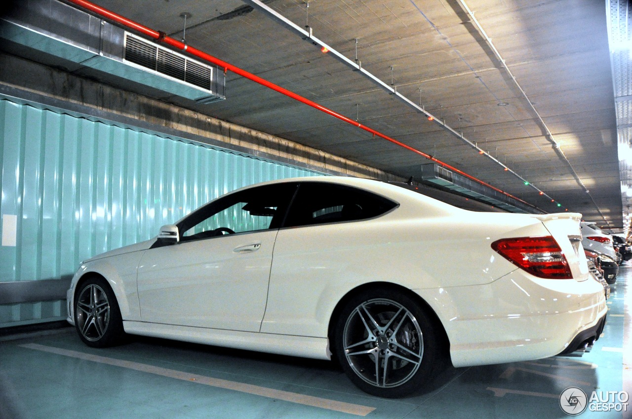 Mercedes-Benz C 63 AMG Coupé