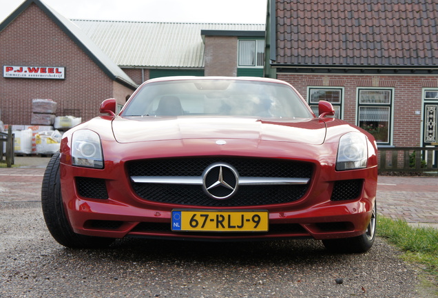 Mercedes-Benz SLS AMG