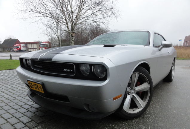 Dodge Challenger SRT-8