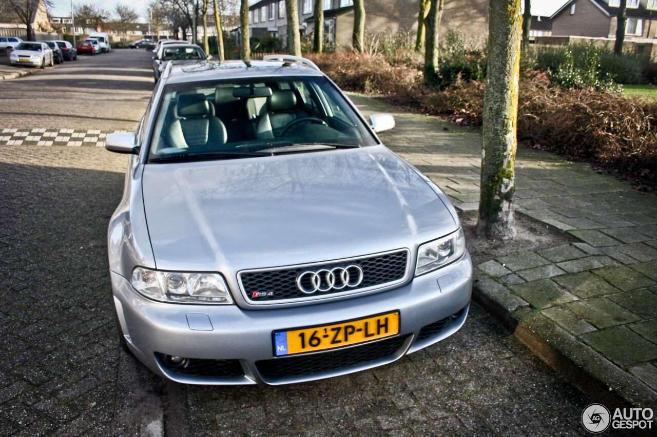 Audi RS4 Avant B5