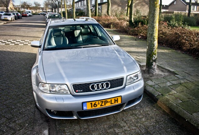 Audi RS4 Avant B5