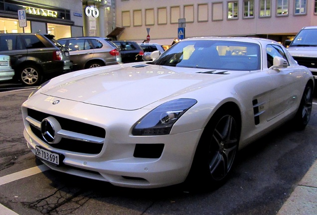 Mercedes-Benz SLS AMG