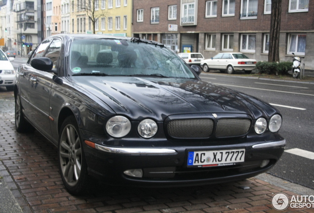 Jaguar XJR