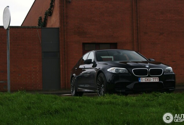 BMW M5 F10 2011