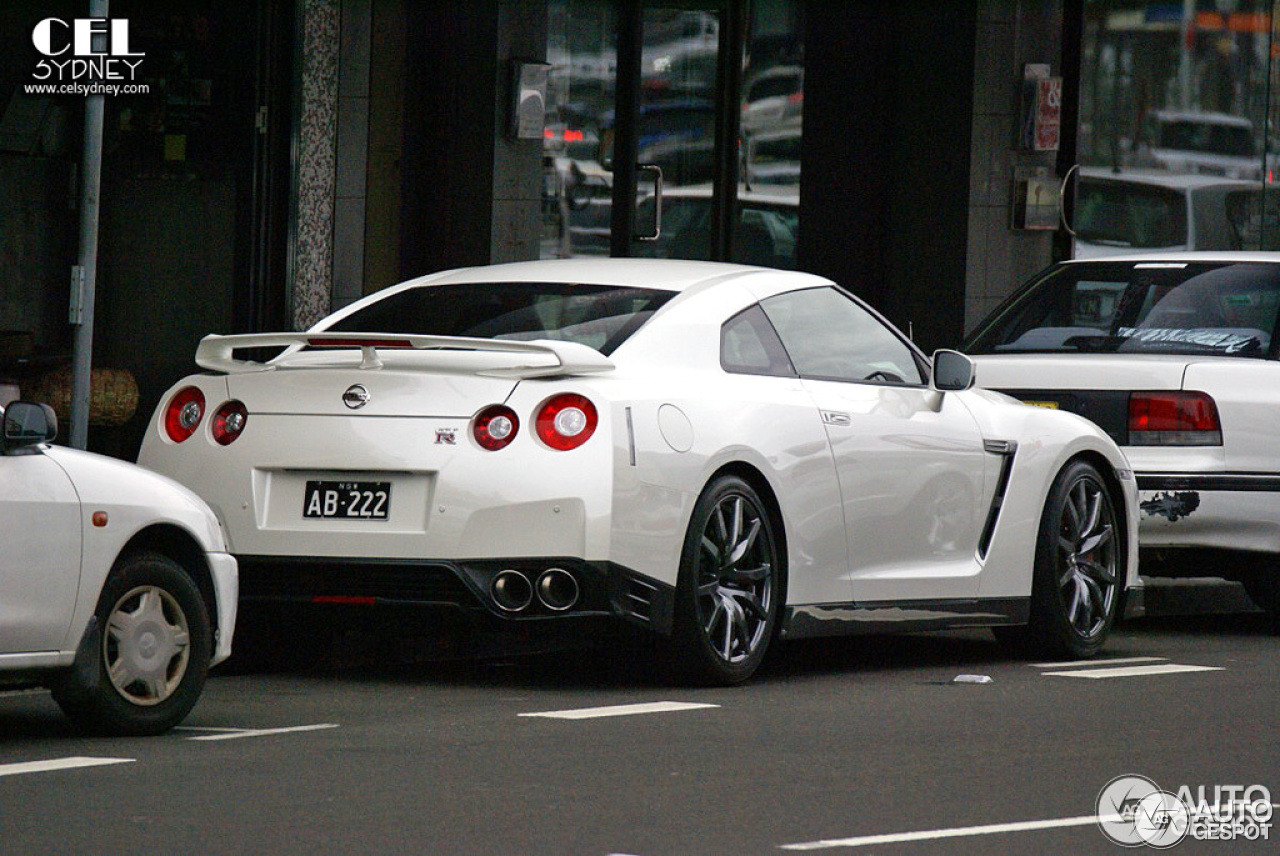 Nissan GT-R 2011