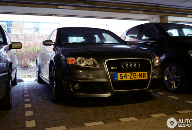 Audi RS4 Sedan