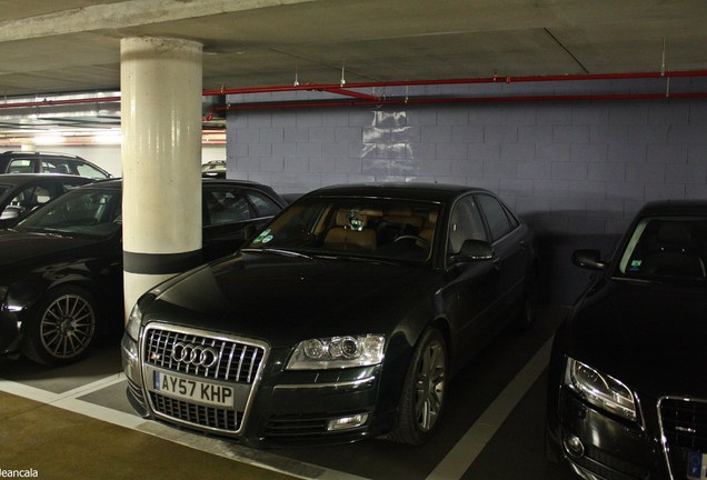 Audi S8 D3