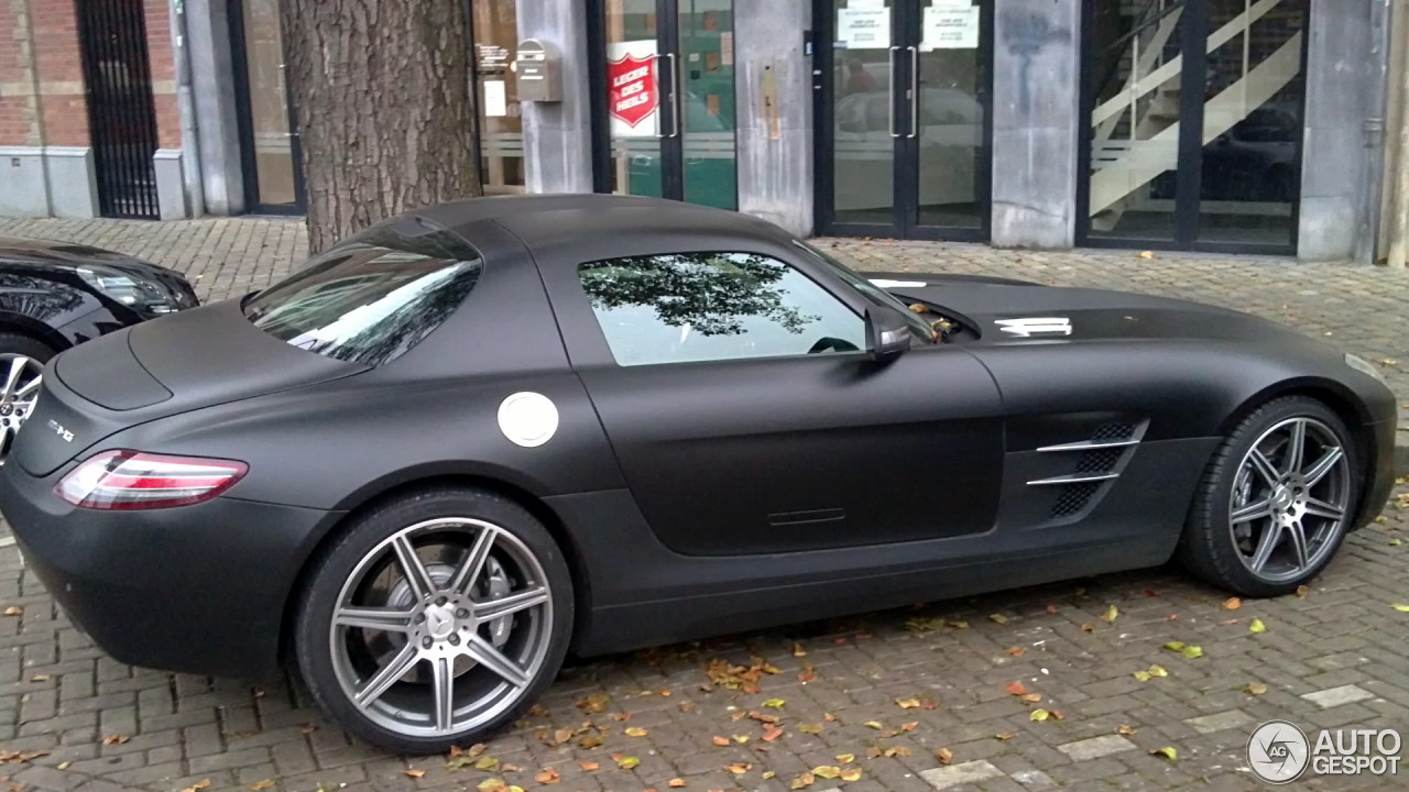 Mercedes-Benz SLS AMG