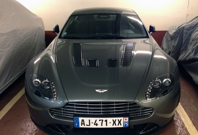 Aston Martin V12 Vantage