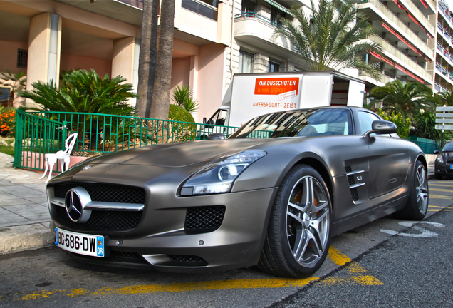 Mercedes-Benz SLS AMG