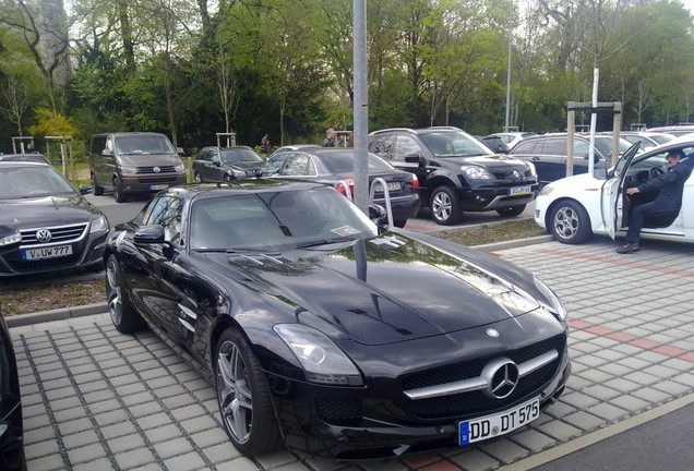 Mercedes-Benz SLS AMG