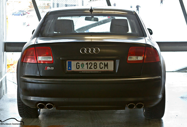 Audi S8 D3