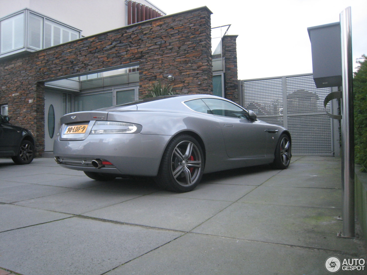 Aston Martin DB9 LM