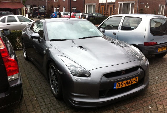 Nissan GT-R