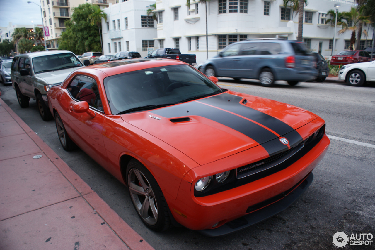 Dodge Challenger SRT-8