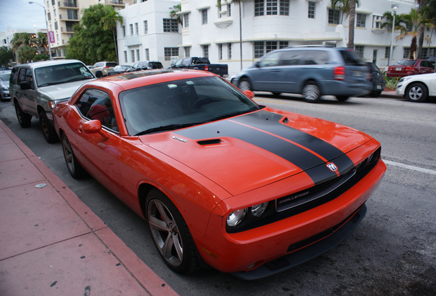 Dodge Challenger SRT-8