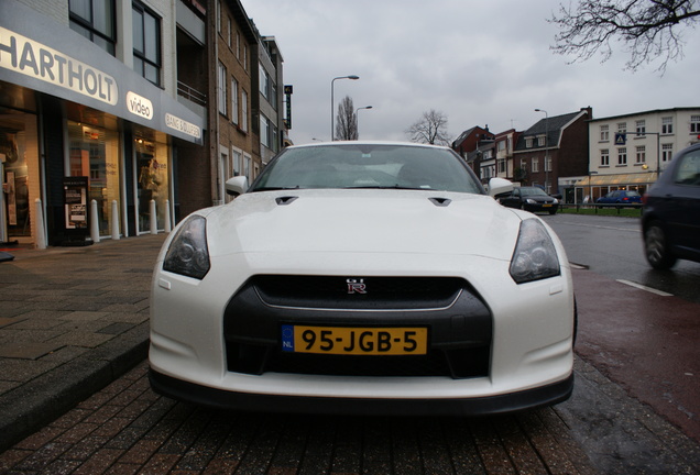 Nissan GT-R