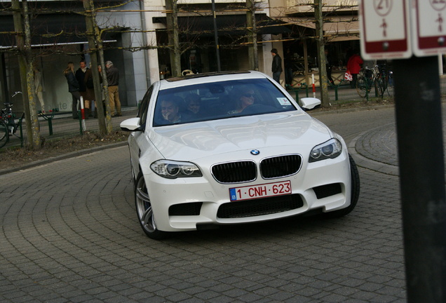 BMW M5 F10 2011