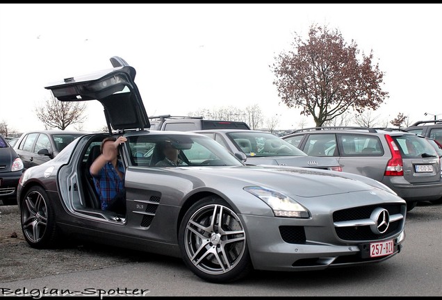 Mercedes-Benz SLS AMG