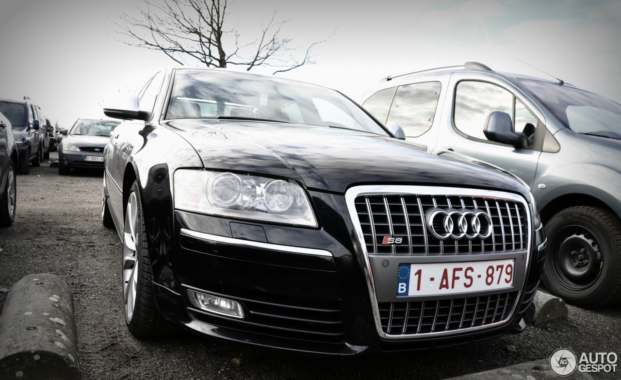 Audi S8 D3