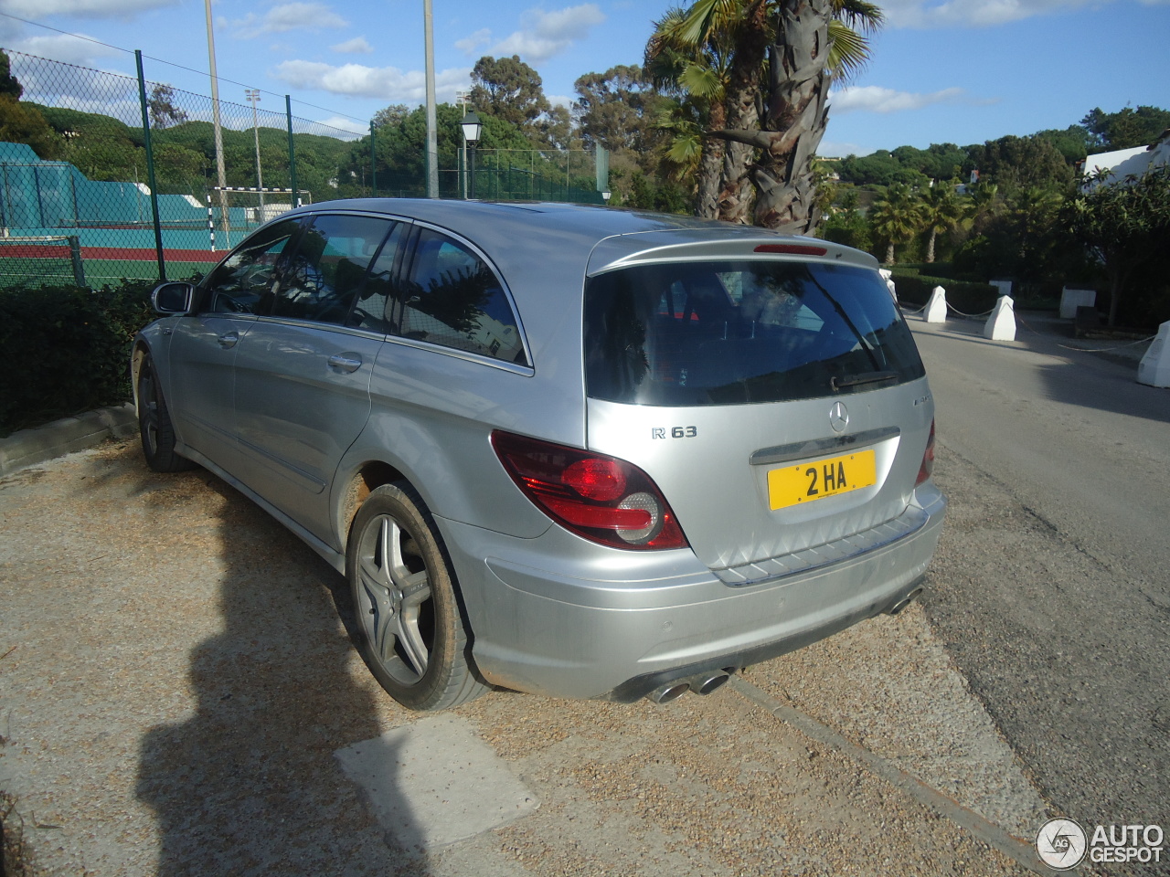 Mercedes-Benz R 63 AMG