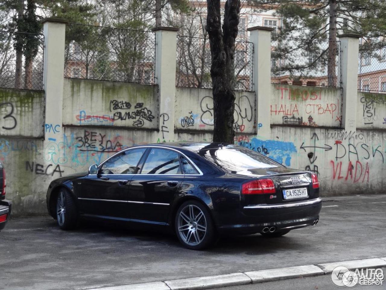 Audi S8 D3