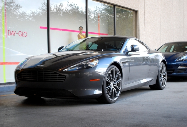 Aston Martin Virage 2011