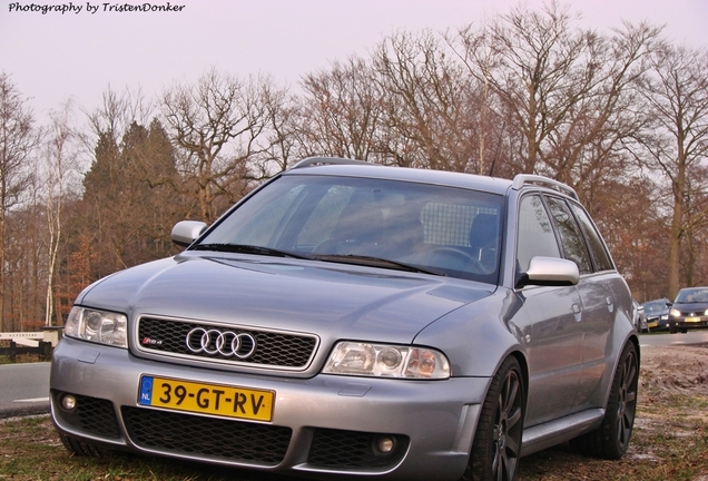 Audi RS4 Avant B5