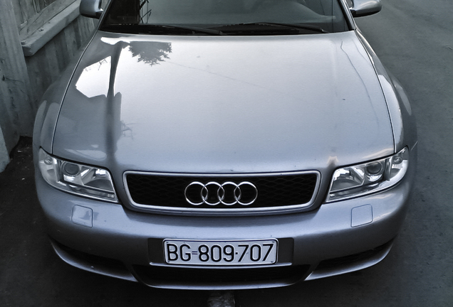 Audi RS4 Avant B5