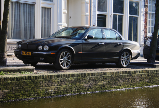 Jaguar XJR