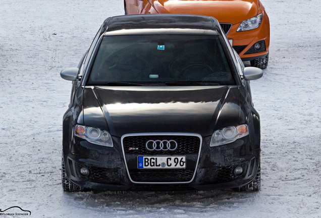 Audi RS4 Sedan