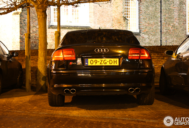 Audi S8 D3