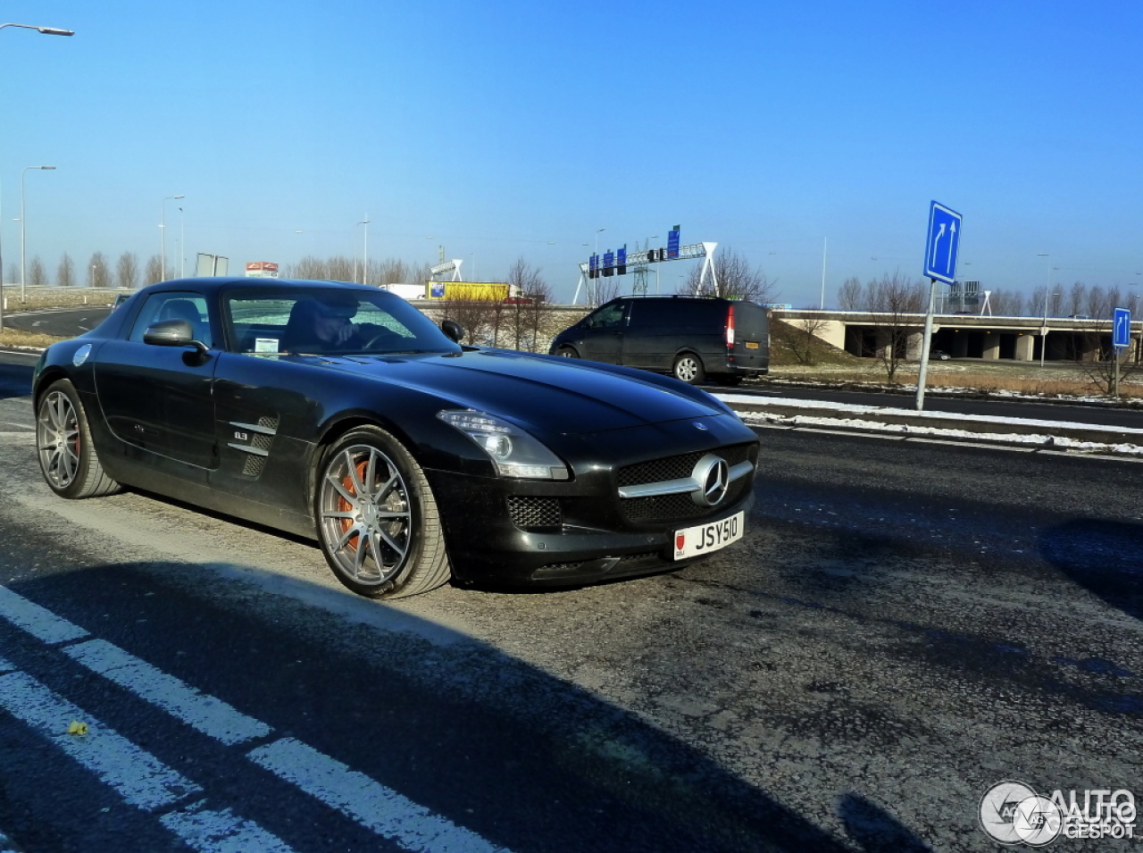 Mercedes-Benz SLS AMG